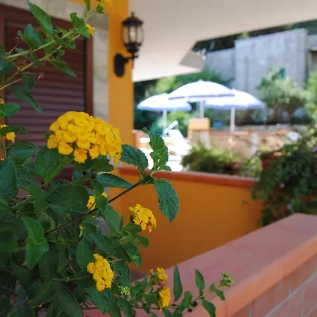 Il Glicine Aparthotel 3*